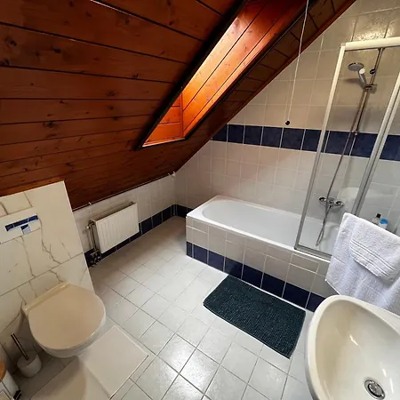 Lugasvendeghazbarnag *